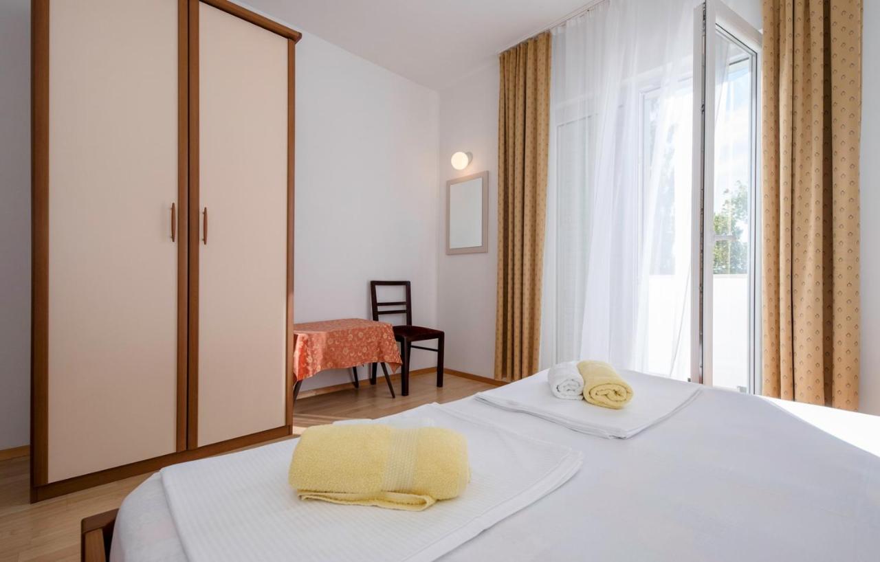 Apartments Stanicic Kampor Chambre photo